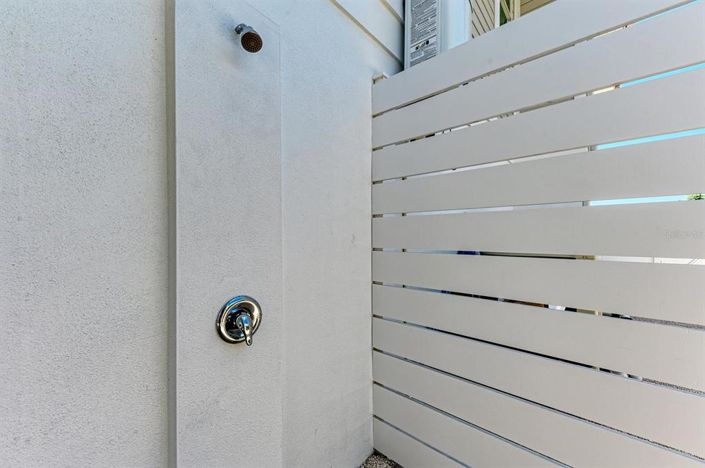 Image No.56-4 Bed Property for sale