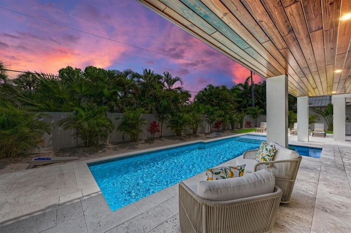 Image No.57-4 Bed Property for sale