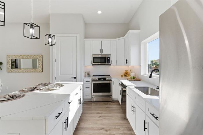 Image No.17-5 Bed Property for sale