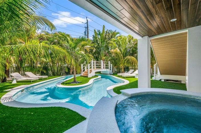 Image No.23-5 Bed Property for sale