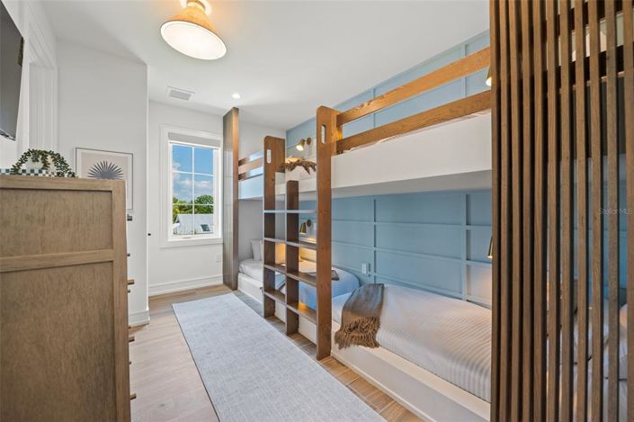 Image No.40-5 Bed Property for sale