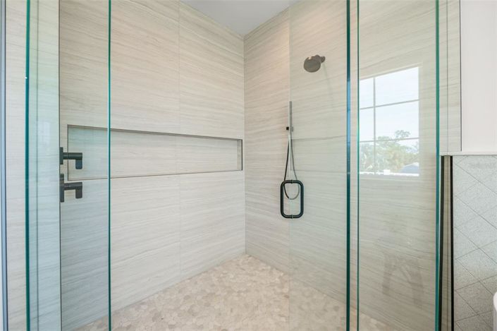 Image No.44-5 Bed Property for sale