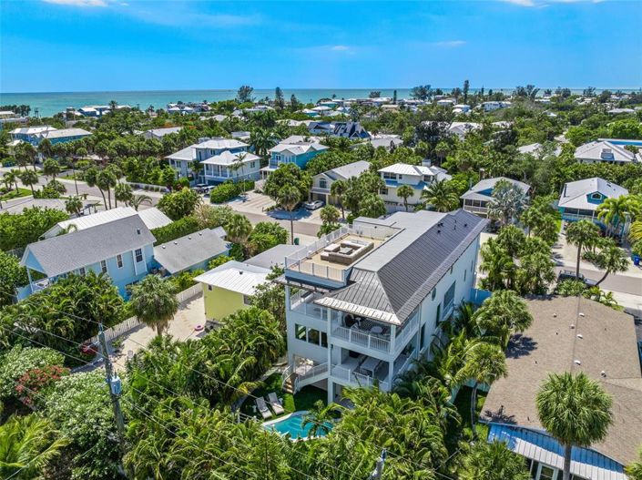 Image No.56-5 Bed Property for sale