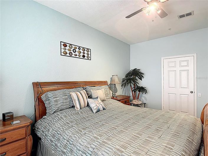 Image No.23-3 Bed Property for sale