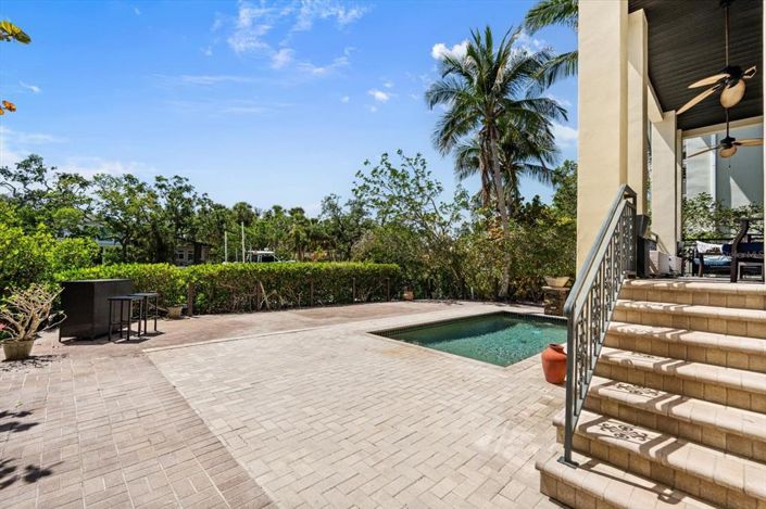 Image No.13-3 Bed Property for sale