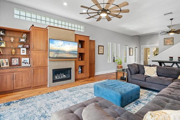 Image No.19-3 Bed Property for sale