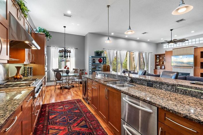 Image No.23-3 Bed Property for sale