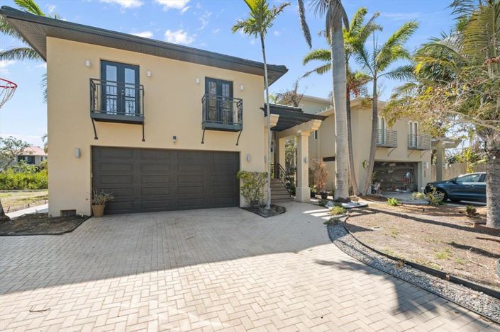 Image No.4-3 Bed Property for sale