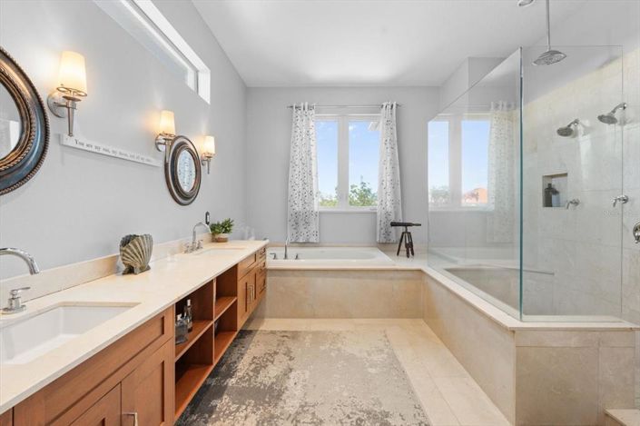 Image No.41-3 Bed Property for sale