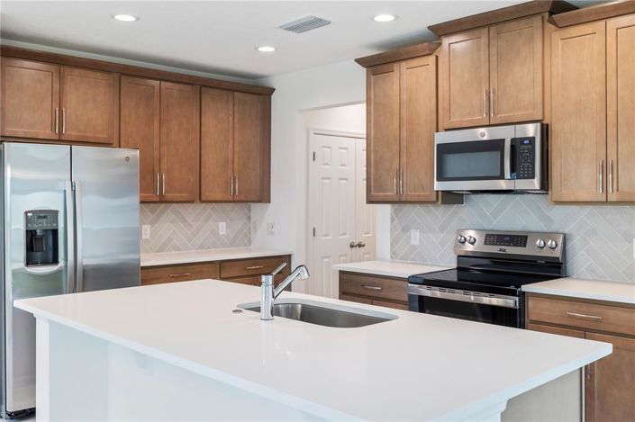 Image No.3-4 Bed Property for sale