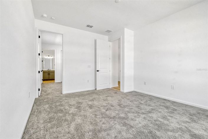 Image No.24-5 Bed Property for sale