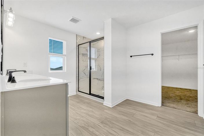 Image No.27-5 Bed Property for sale