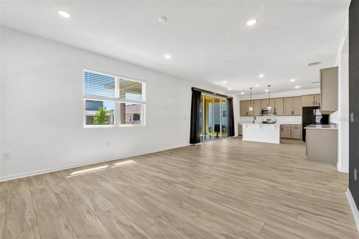 Image No.4-5 Bed Property for sale