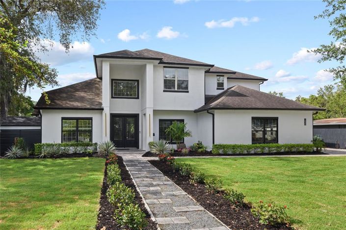 Image No.1-4 Bed Property for sale