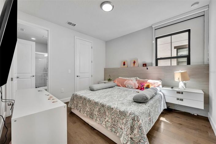 Image No.48-4 Bed Property for sale