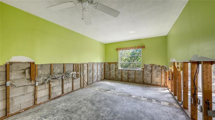 Image No.15-3 Bed Property for sale