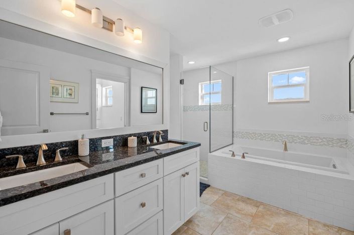 Image No.35-4 Bed Property for sale