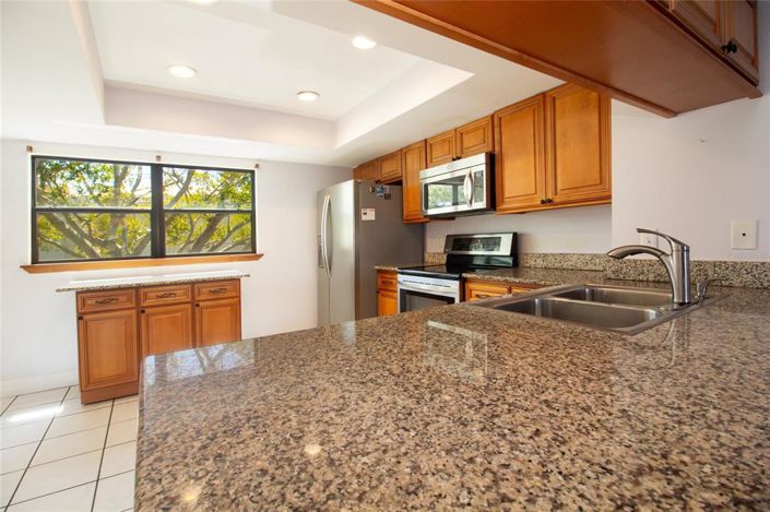 Image No.13-2 Bed Townhouse for sale