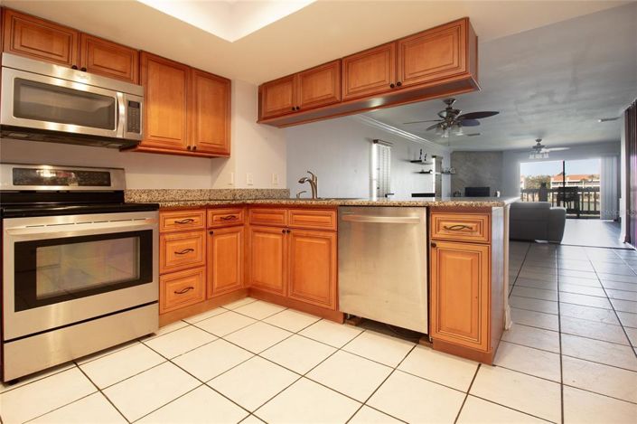 Image No.15-2 Bed Townhouse for sale