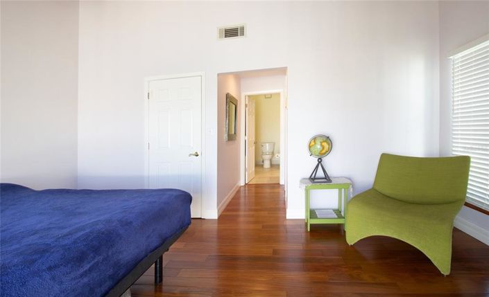 Image No.17-2 Bed Townhouse for sale