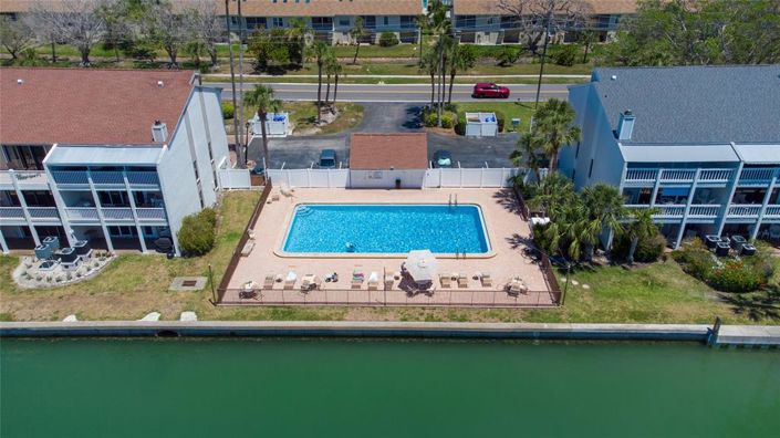 Image No.2-2 Bed Townhouse for sale