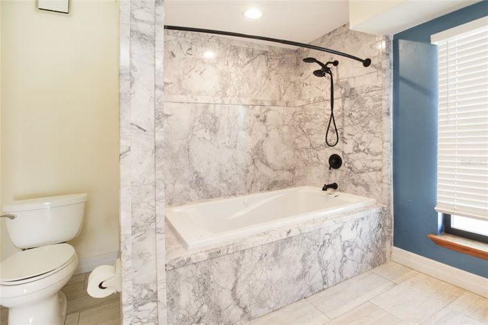 Image No.21-2 Bed Townhouse for sale