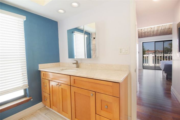 Image No.23-2 Bed Townhouse for sale