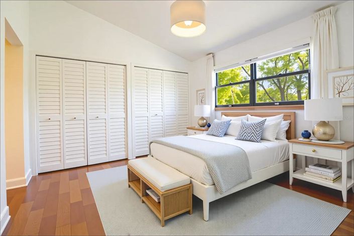 Image No.7-2 Bed Townhouse for sale