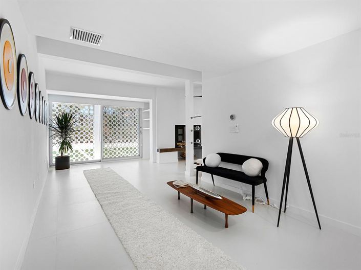 Image No.11-4 Bed Property for sale