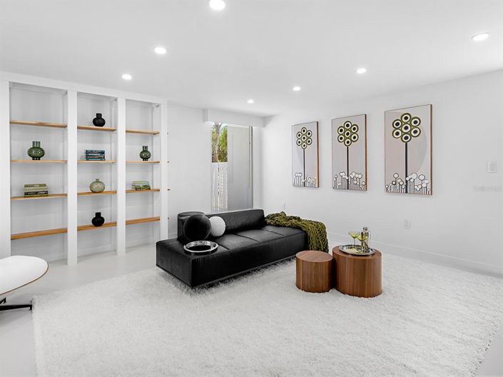 Image No.15-4 Bed Property for sale