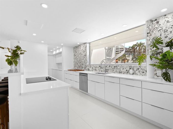 Image No.24-4 Bed Property for sale