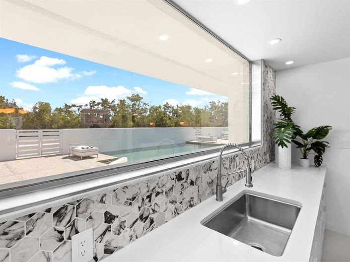 Image No.25-4 Bed Property for sale