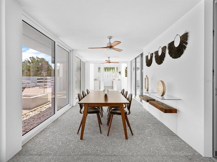 Image No.30-4 Bed Property for sale