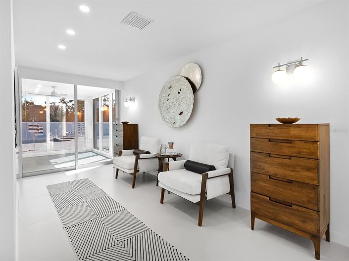 Image No.37-4 Bed Property for sale