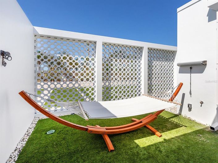 Image No.40-4 Bed Property for sale