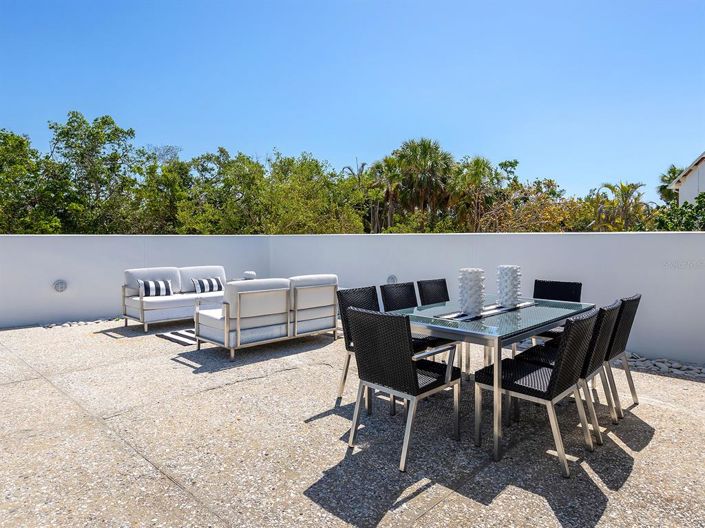 Image No.48-4 Bed Property for sale