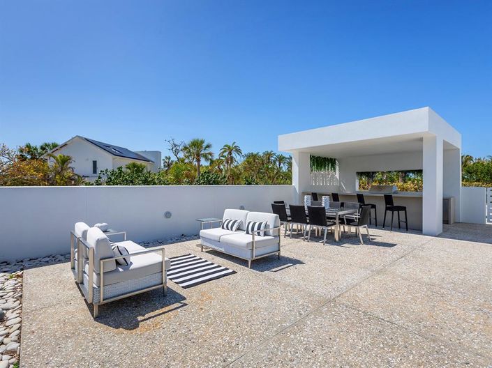 Image No.49-4 Bed Property for sale