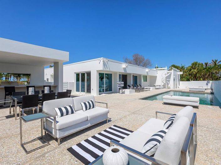 Image No.50-4 Bed Property for sale