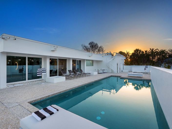 Image No.54-4 Bed Property for sale