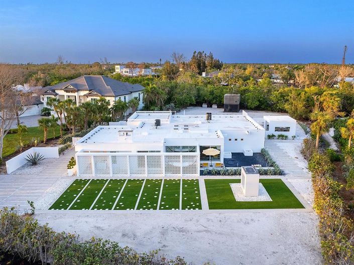 Image No.6-4 Bed Property for sale