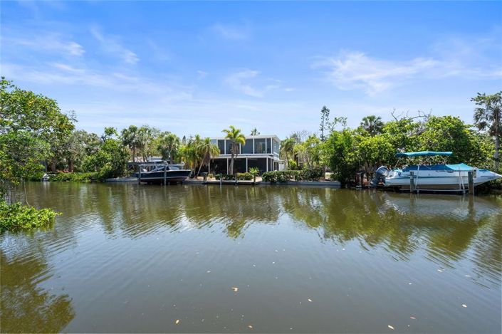 Image No.16-2 Bed Property for sale