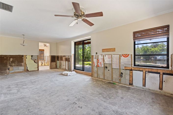 Image No.25-2 Bed Property for sale