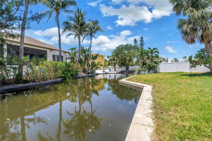 Image No.30-3 Bed Property for sale