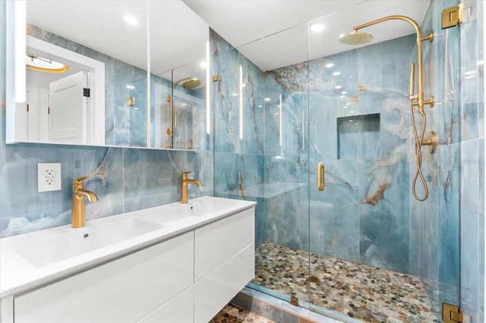 Image No.11-3 Bed Property for sale