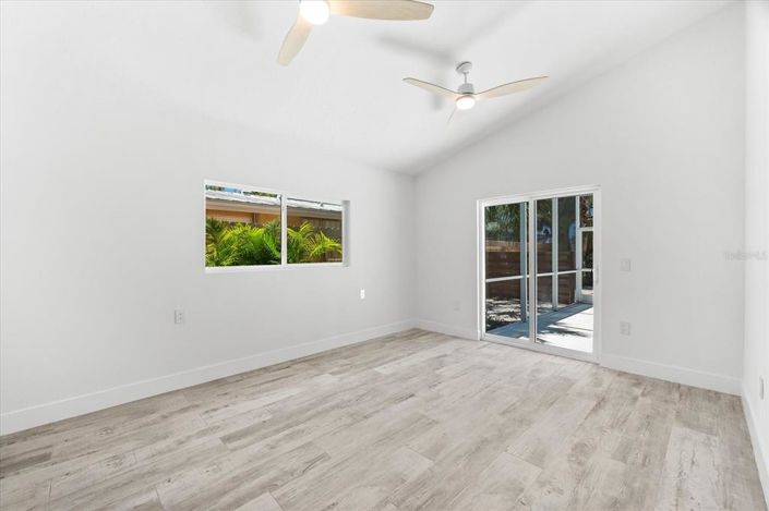 Image No.20-3 Bed Property for sale