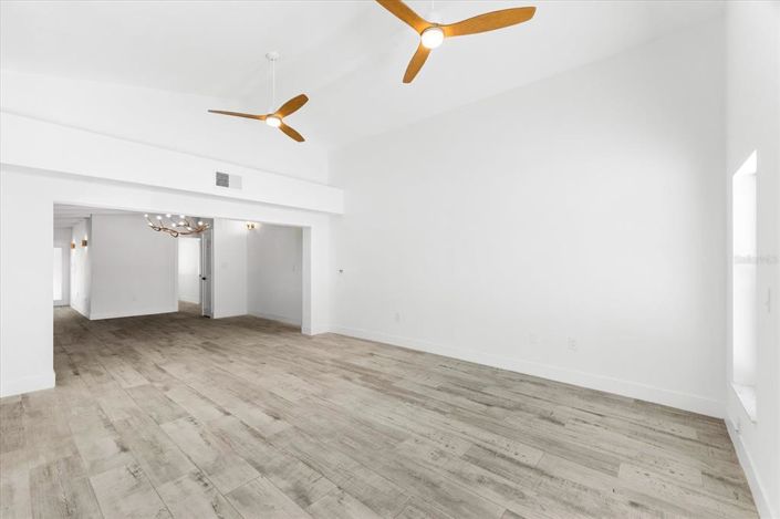 Image No.21-3 Bed Property for sale