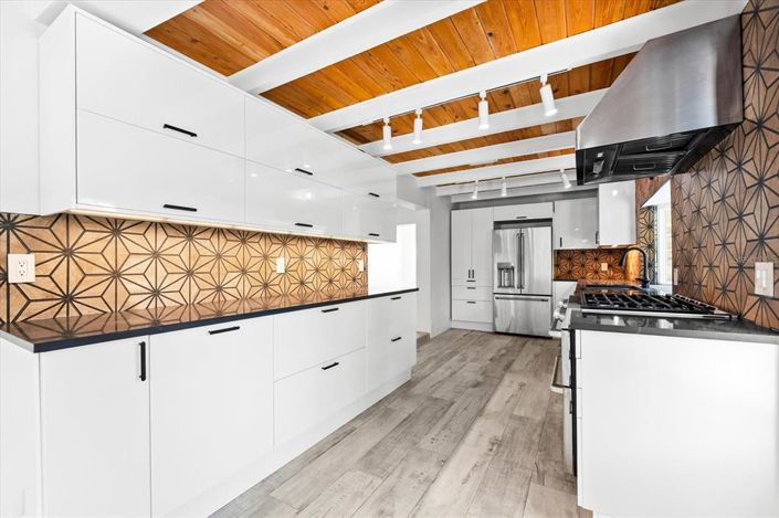 Image No.24-3 Bed Property for sale