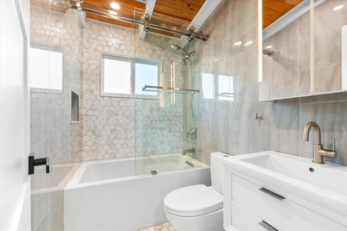 Image No.25-3 Bed Property for sale