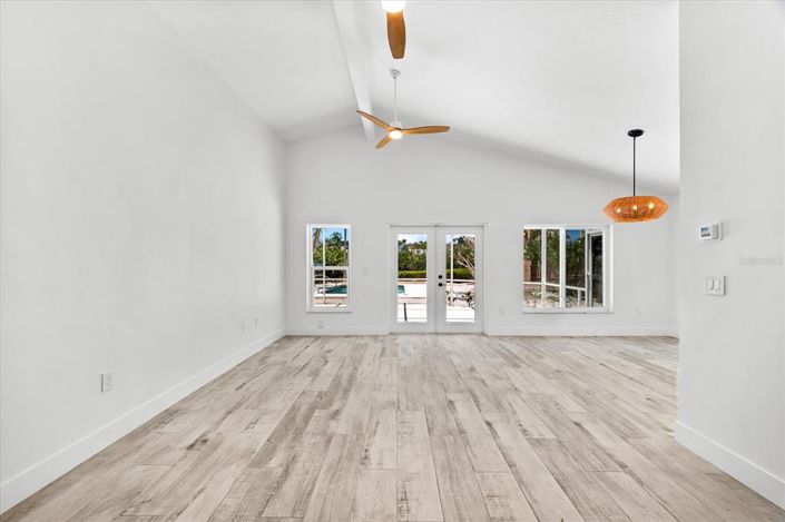 Image No.32-3 Bed Property for sale