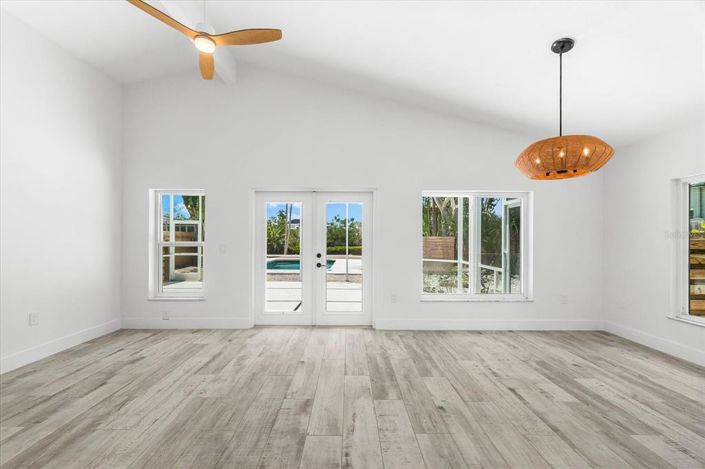 Image No.33-3 Bed Property for sale